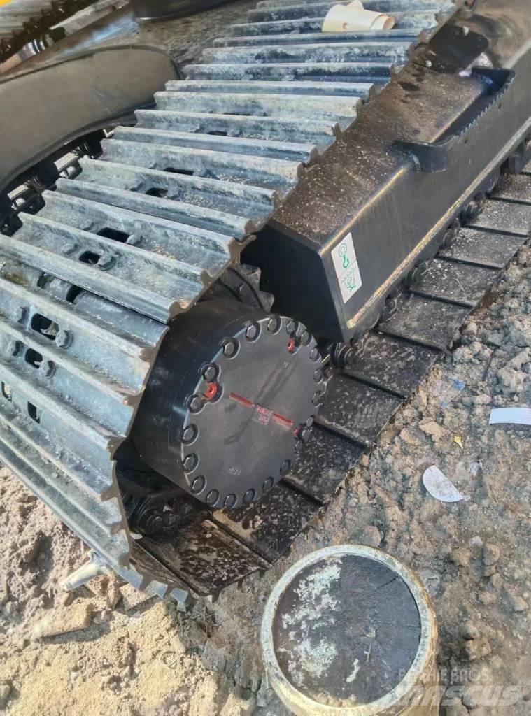 Komatsu PC 220-8 Kāpurķēžu ekskavatori