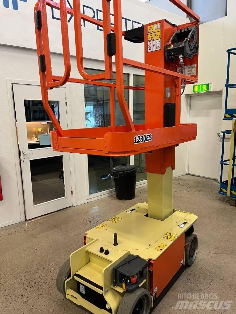 JLG 1230 ES Šķerveida pacēlāji