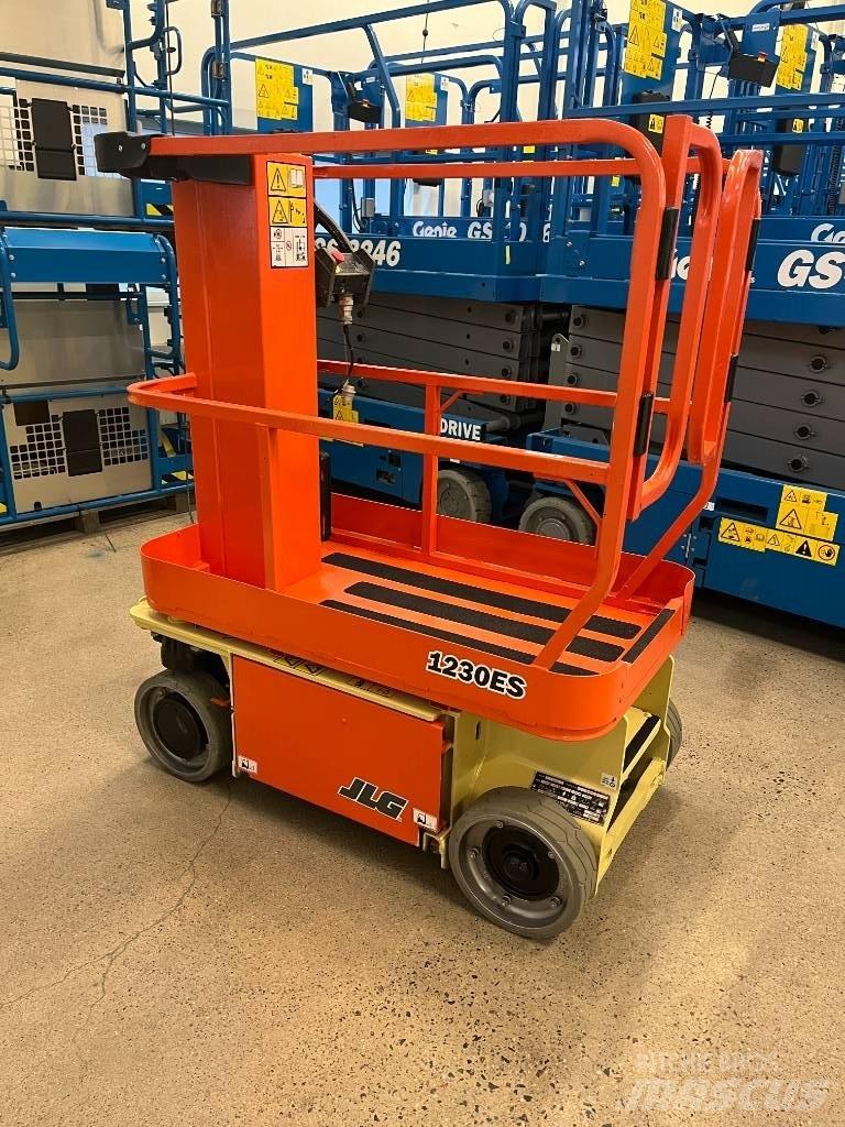 JLG 1230 ES Šķerveida pacēlāji