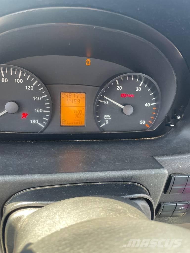 Palfinger P 220 B Pacēlāji uz automašīnas bāzes