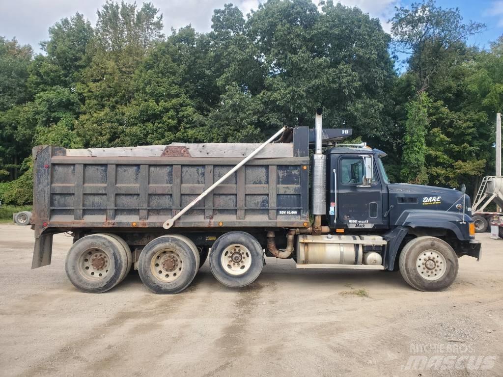 Mack CL713 Pašizgāzējs