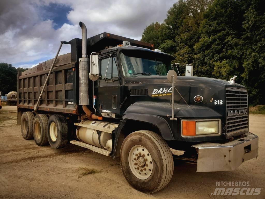 Mack CL713 Pašizgāzējs