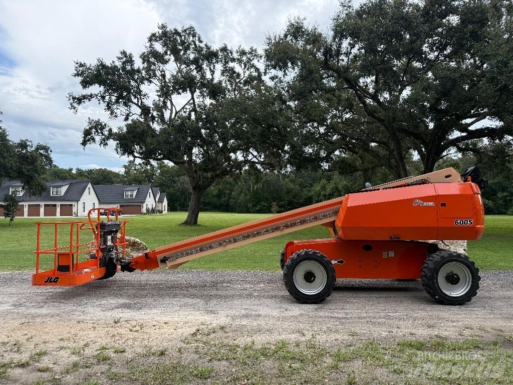 JLG 600 S Teleskopiskie pacēlāji
