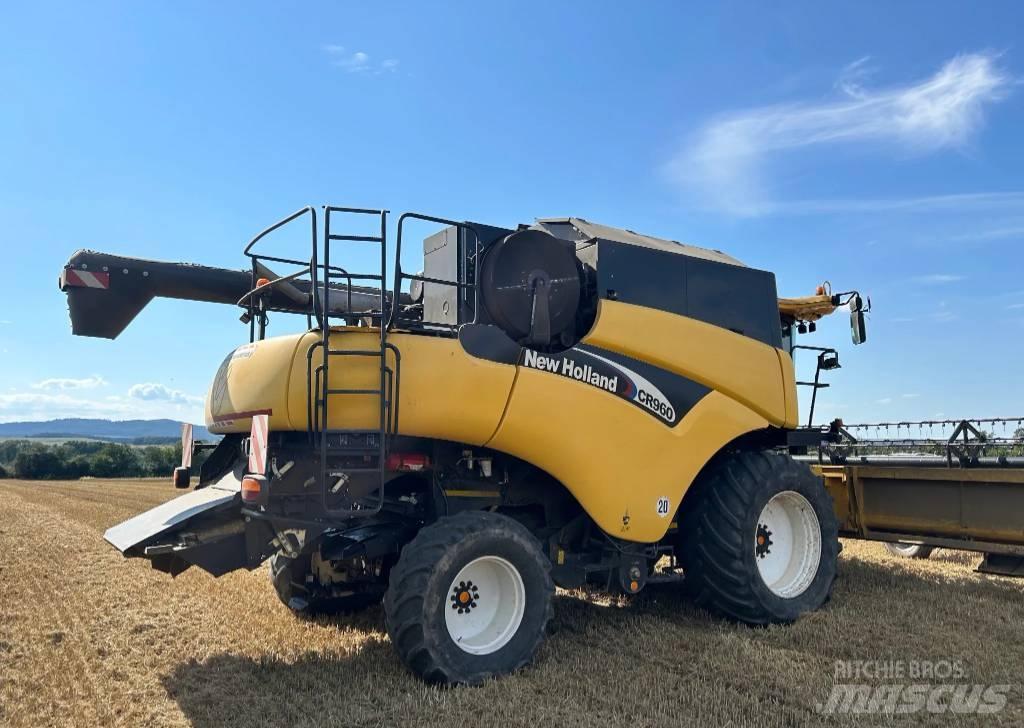 New Holland CR 960 Ražas novākšanas kombaini