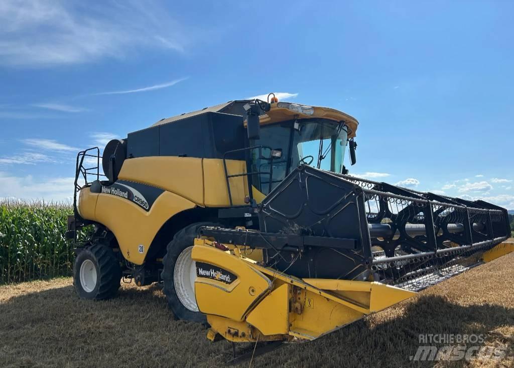 New Holland CR 960 Ražas novākšanas kombaini