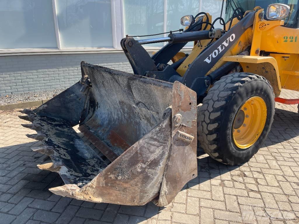 Volvo L 30 G  2017     CE Iekrāvēji uz riteņiem