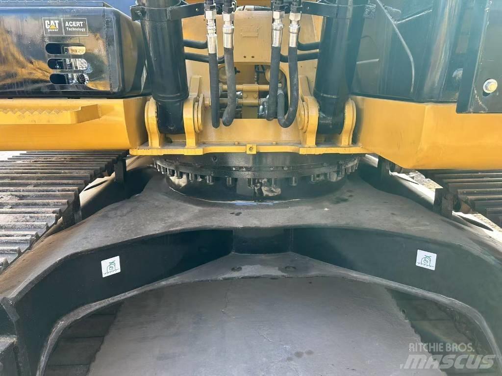 CAT 320 D2 Kāpurķēžu ekskavatori