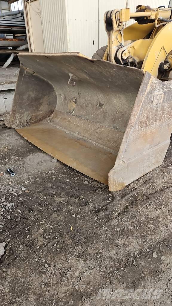 CAT 962 G Iekrāvēji uz riteņiem
