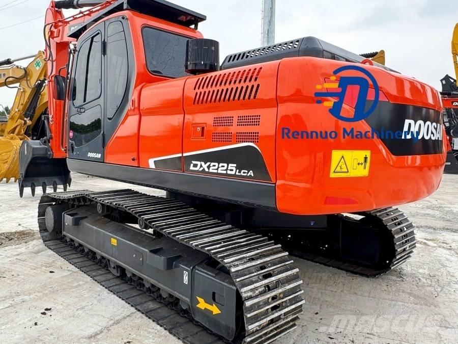 Doosan DX 225 LCA Kāpurķēžu ekskavatori
