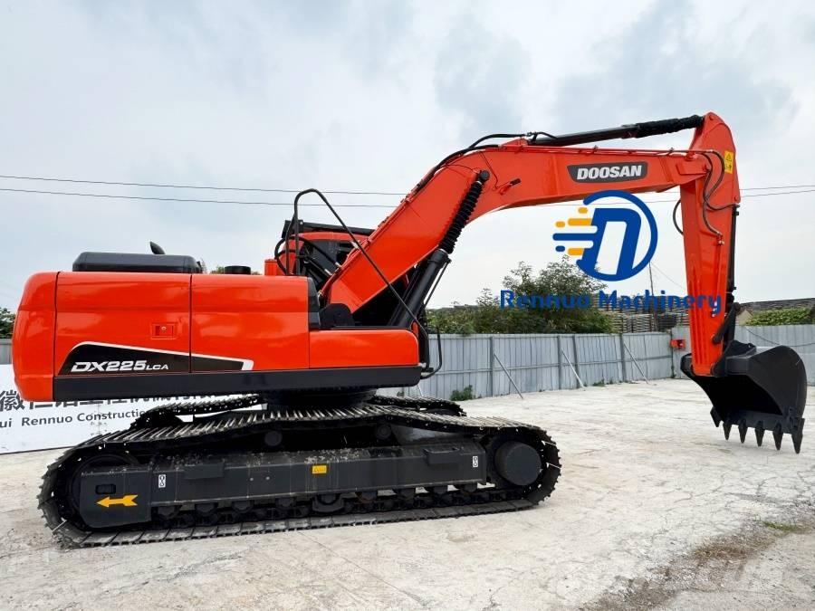 Doosan DX 225 LCA Kāpurķēžu ekskavatori