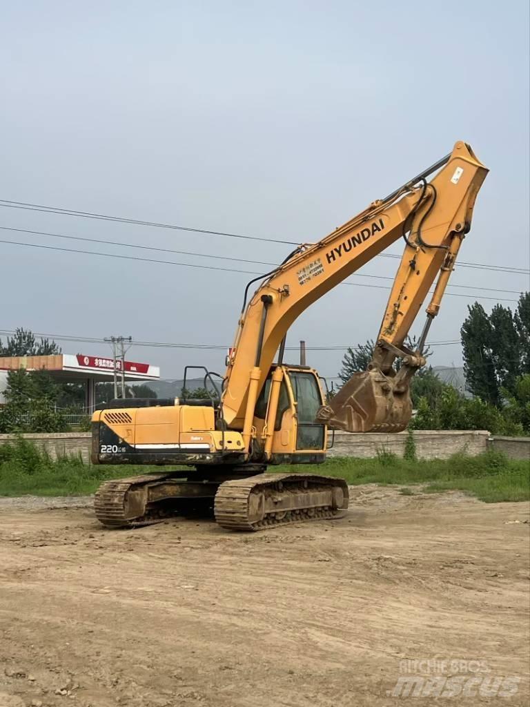 Hyundai R220-9S Kāpurķēžu ekskavatori
