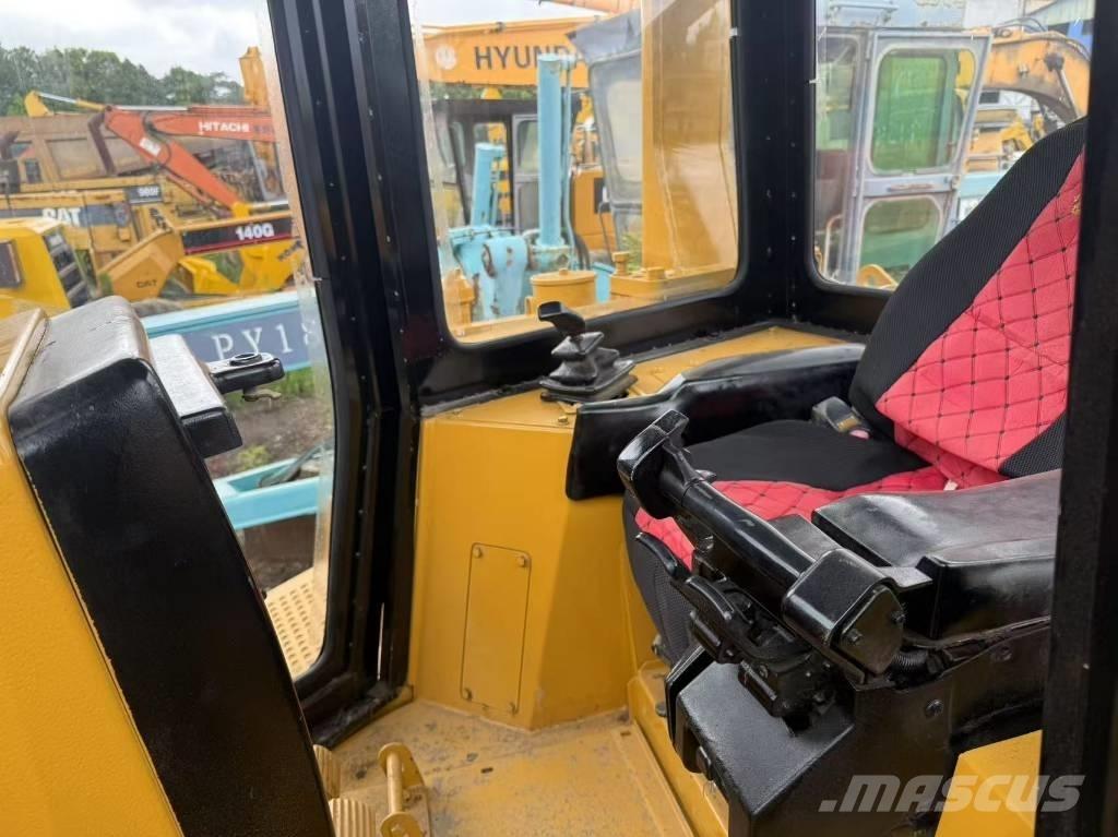 CAT D 6 R Kāpurķēžu buldozeri