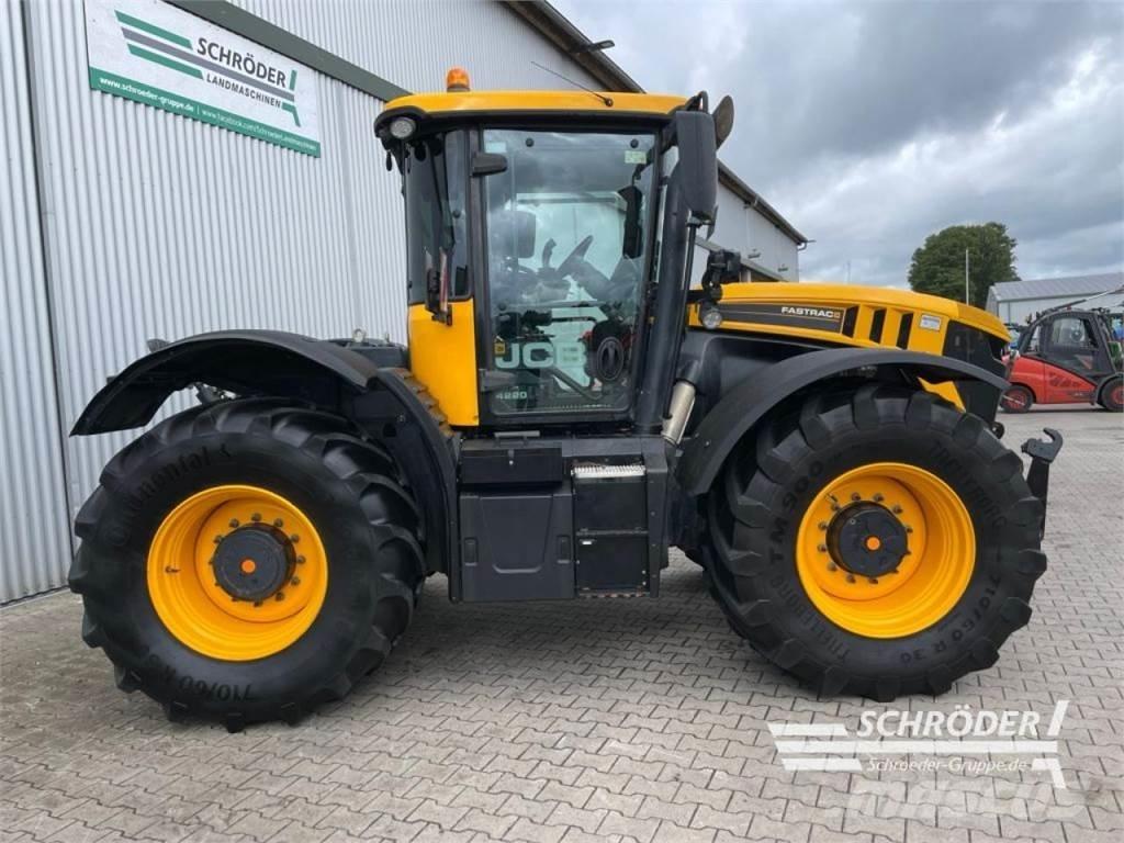 JCB FASTRAC 4220 Traktori