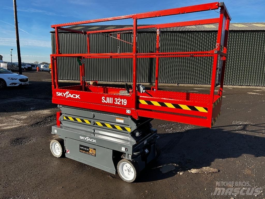SkyJack SJ 3219 Šķerveida pacēlāji
