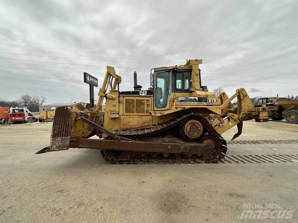 CAT D7R Kāpurķēžu buldozeri