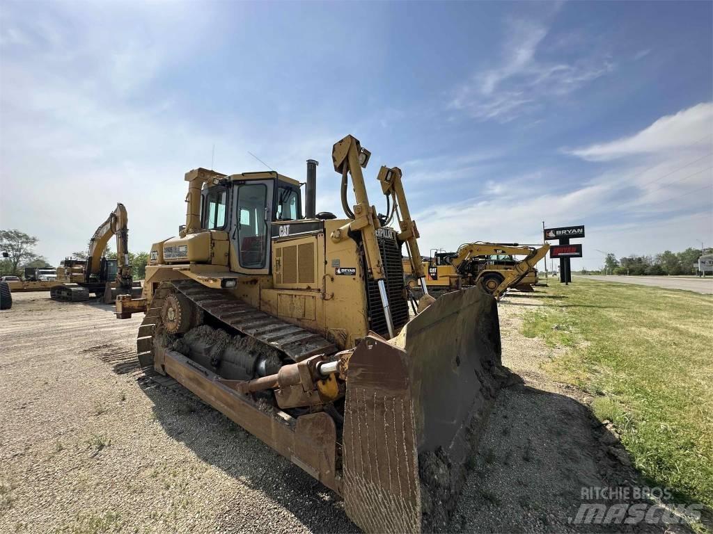 CAT D7R Kāpurķēžu buldozeri