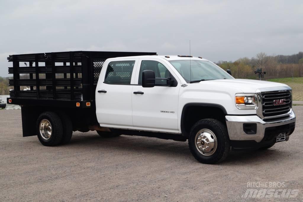 GMC Sierra 3500 HD Platformas/izkraušana no sāniem