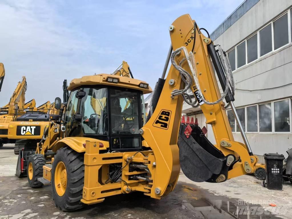 JCB 3 CX Ekskavatori-iekrāvēji