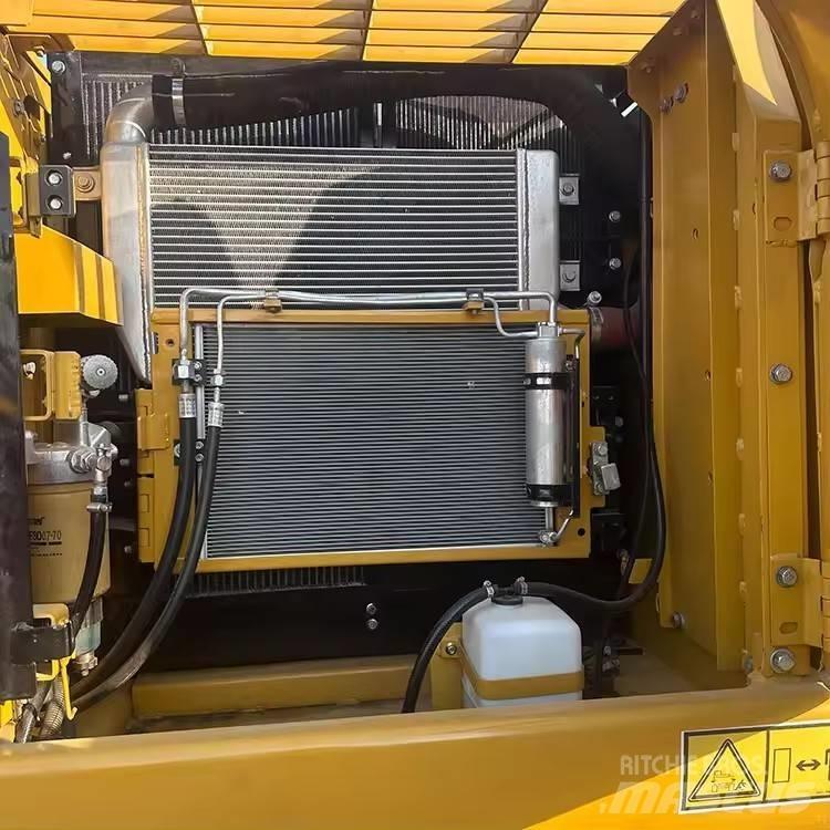 CAT 320 D2L Kāpurķēžu ekskavatori