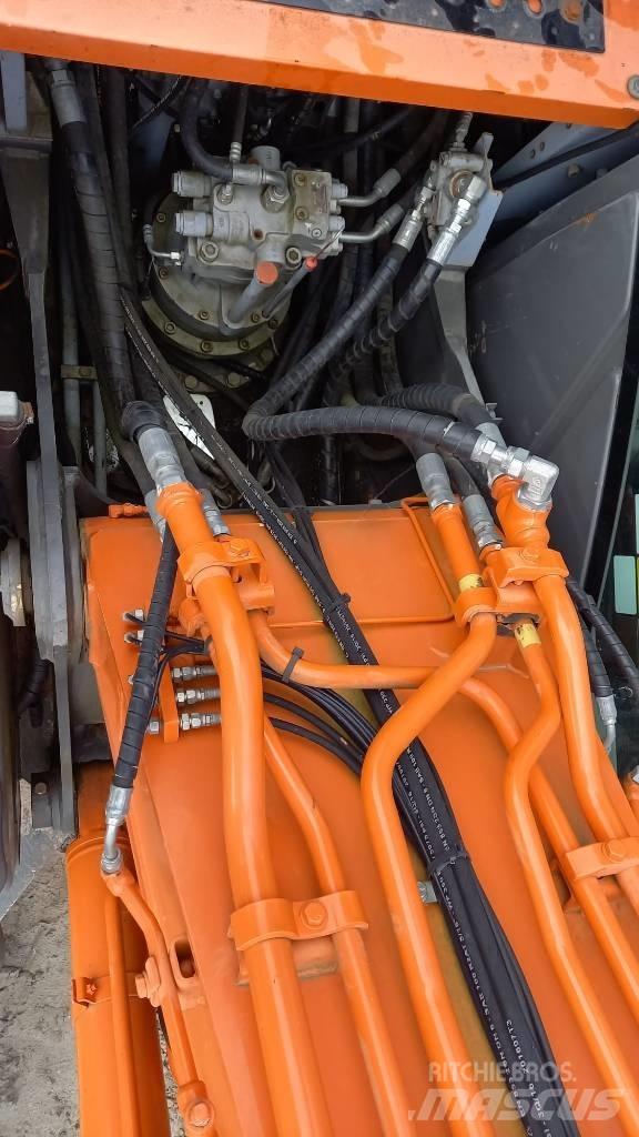 Hitachi ZX 210 LC Kāpurķēžu ekskavatori