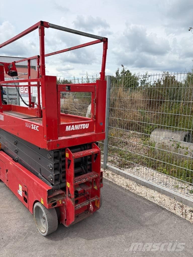 Manitou 100 SEC Šķerveida pacēlāji