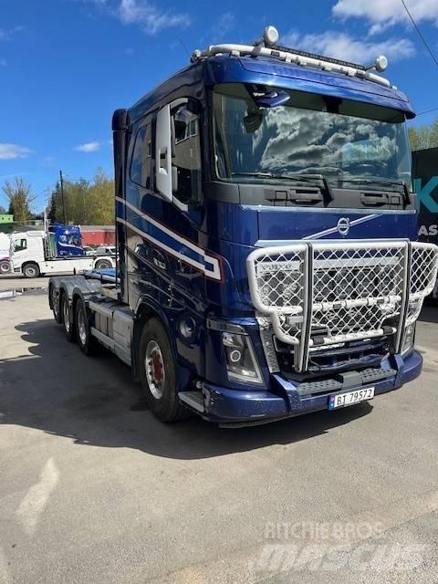 Volvo FH16 650 Treileri ar āķi