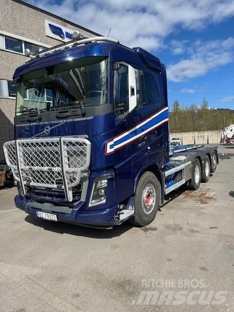 Volvo FH16 650 Treileri ar āķi