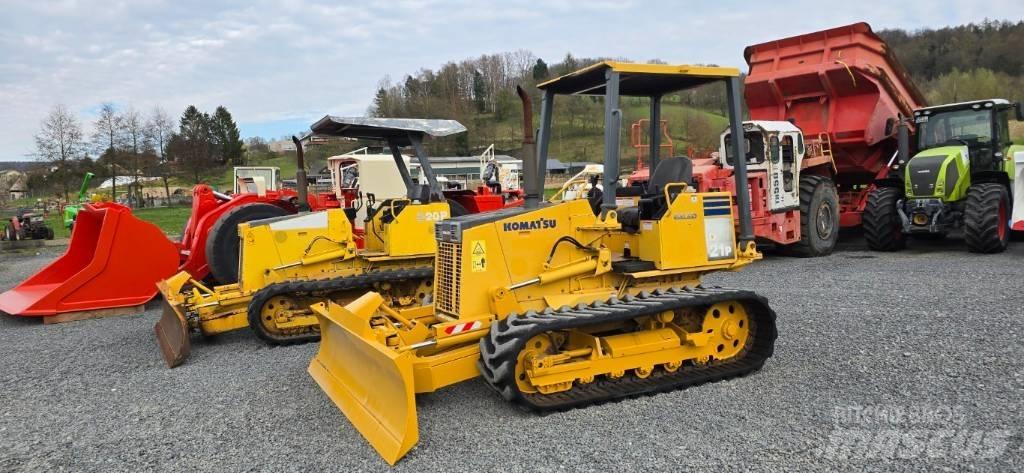 Komatsu D 21 P-8 Kāpurķēžu buldozeri