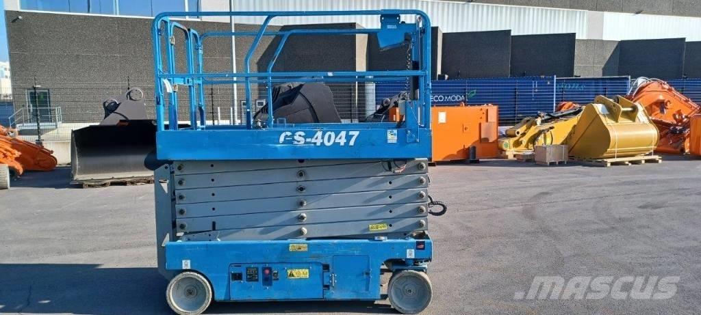 GENIE GS4047 Šķerveida pacēlāji