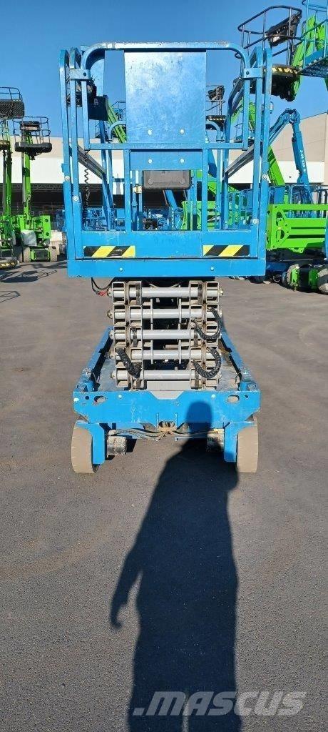 GENIE GS4047 Šķerveida pacēlāji