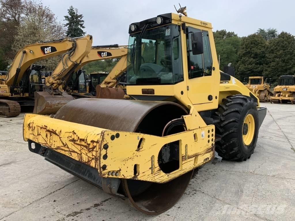 Bomag BW 213 D H-4 i Augsnes blīvētāji