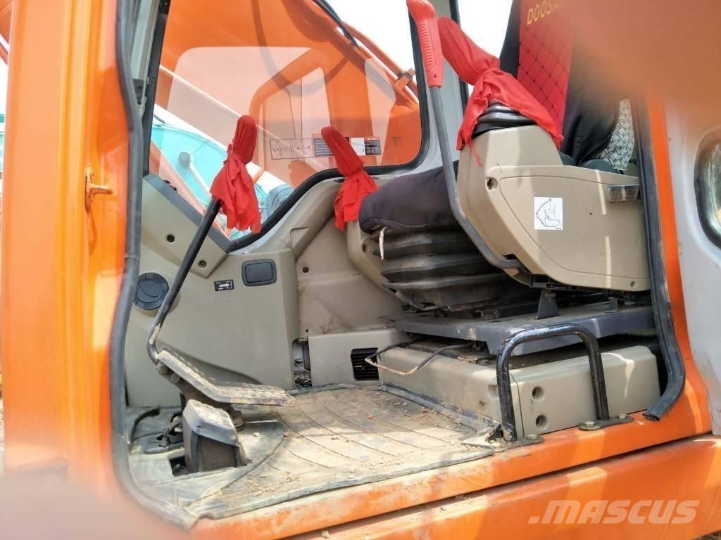 Doosan 225 Kāpurķēžu ekskavatori