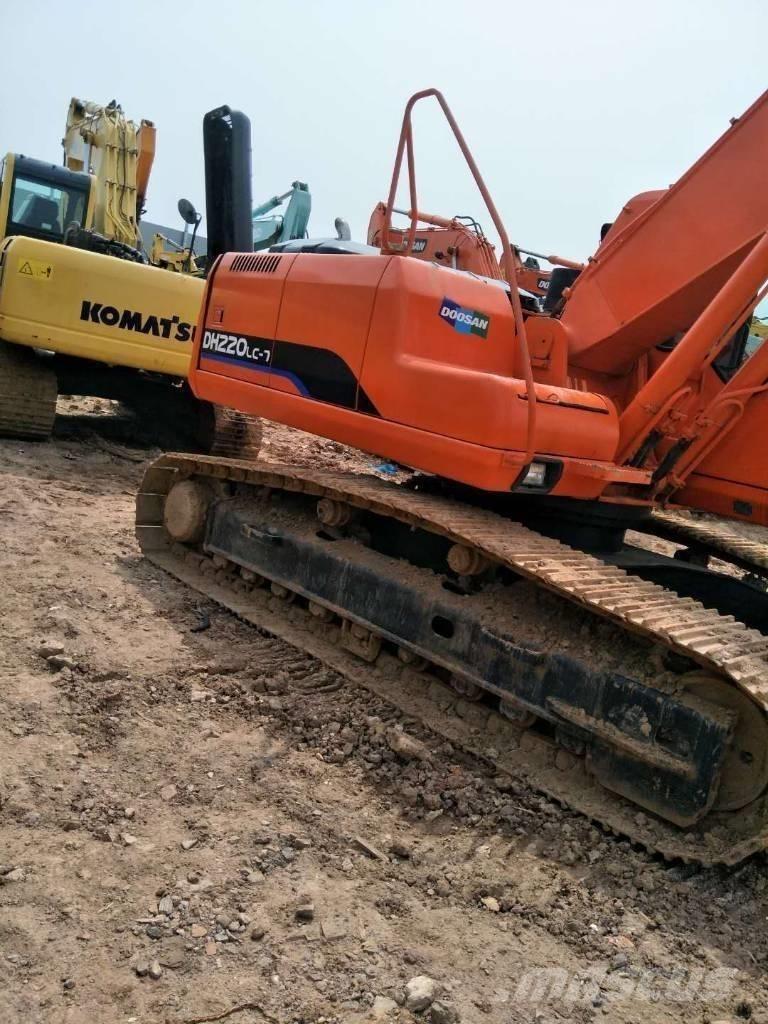 Doosan 225 Kāpurķēžu ekskavatori