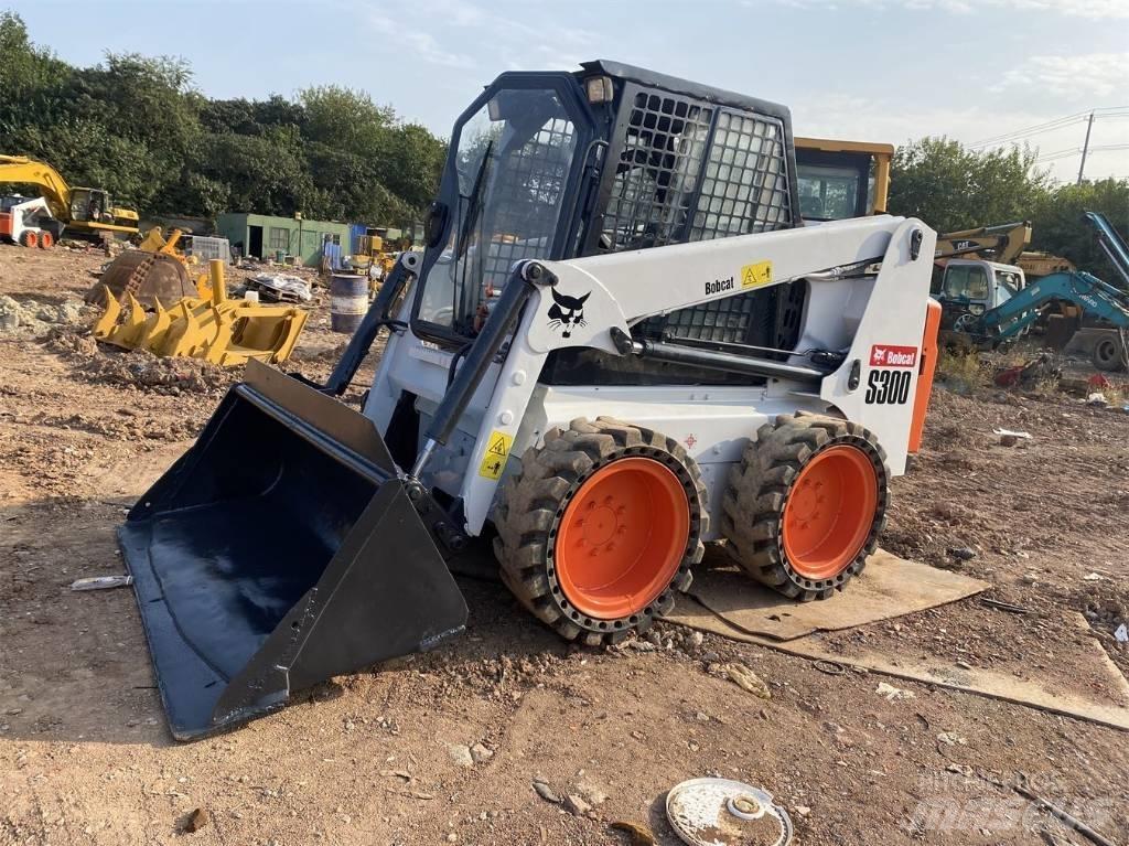 Bobcat S 300 Lietoti riteņu kompaktiekrāvēji