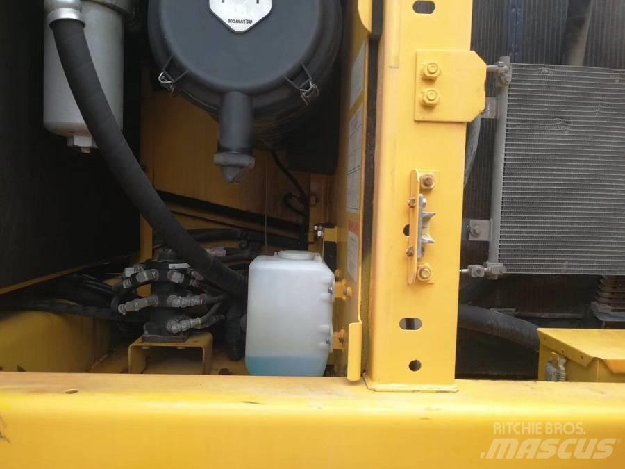 Komatsu pc200-8 Kāpurķēžu ekskavatori