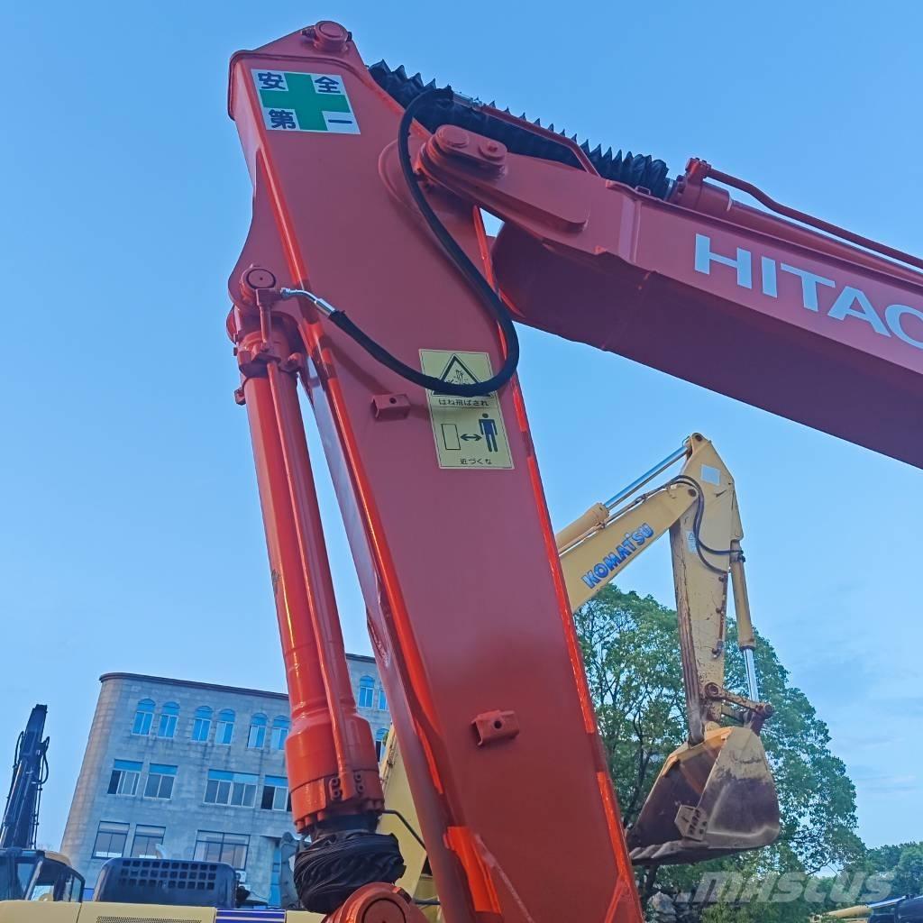 Hitachi ZX 120 Kāpurķēžu ekskavatori
