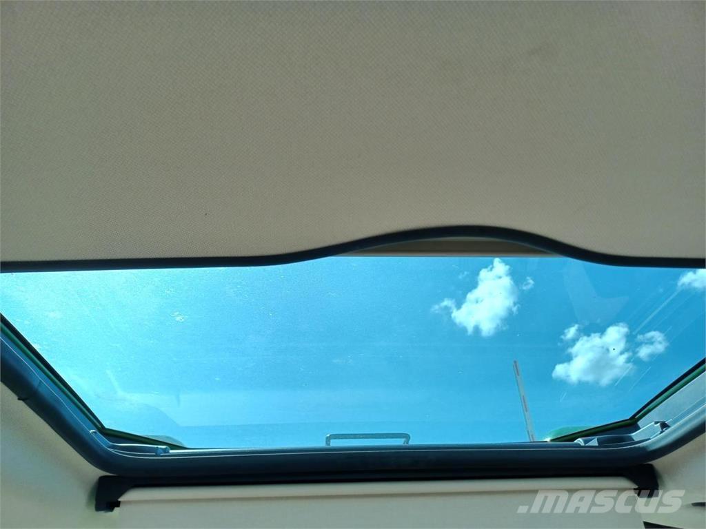 John Deere 6100M Traktori