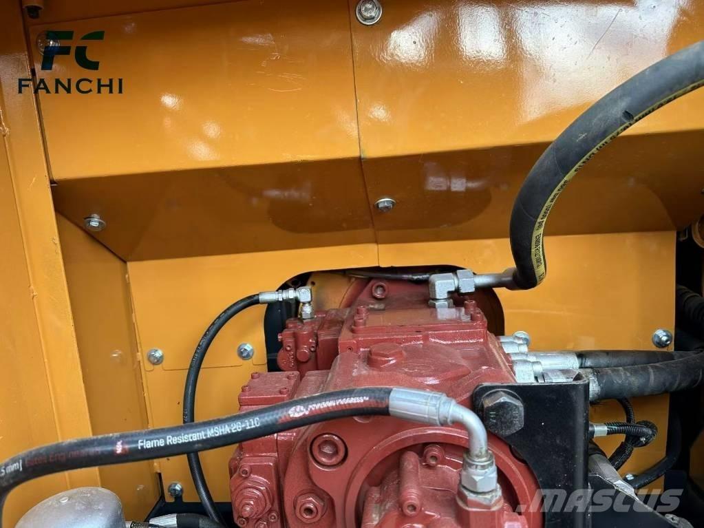 Hyundai 220LC-9S Kāpurķēžu ekskavatori
