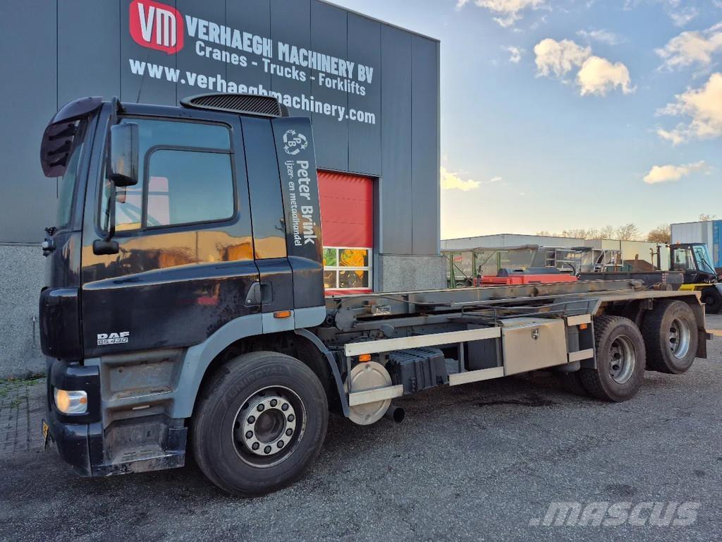 DAF 85.430 Treileri ar āķi
