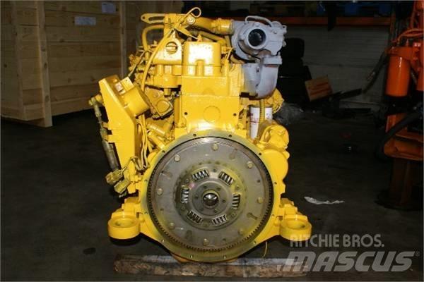 Komatsu SA4D102E Dzinēji
