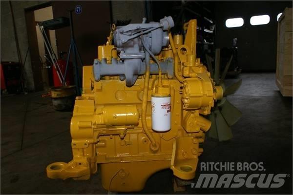 Komatsu SA4D102E Dzinēji