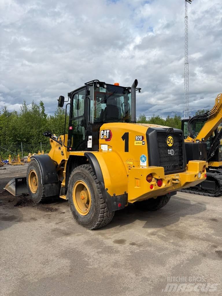CAT 920 Iekrāvēji uz riteņiem