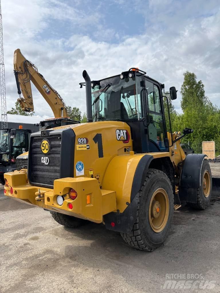 CAT 920 Iekrāvēji uz riteņiem