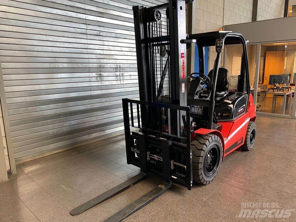 Manitou MI 30 D Tehnika ar dīzeļa dzinēju
