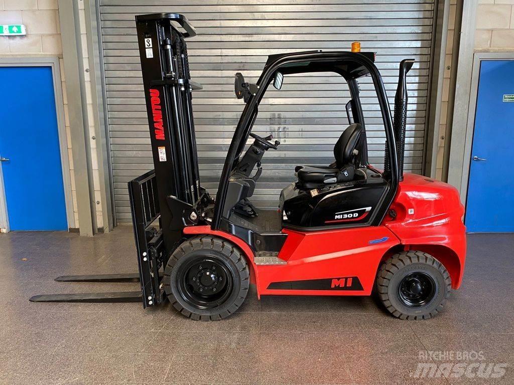 Manitou MI 30 D Tehnika ar dīzeļa dzinēju