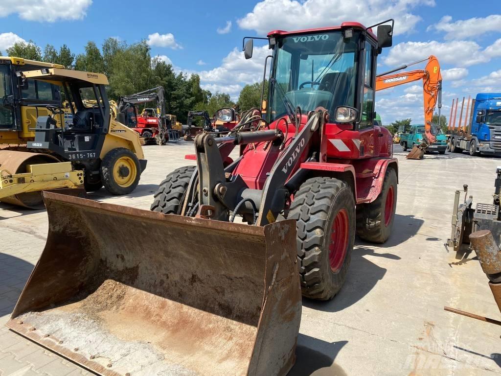 Volvo L 30 G Iekrāvēji uz riteņiem