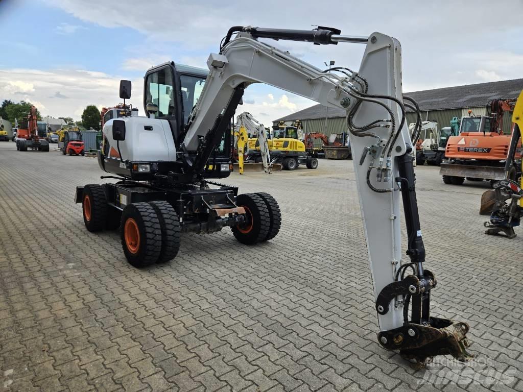 Bobcat E57W Ekskavatori uz riteņiem