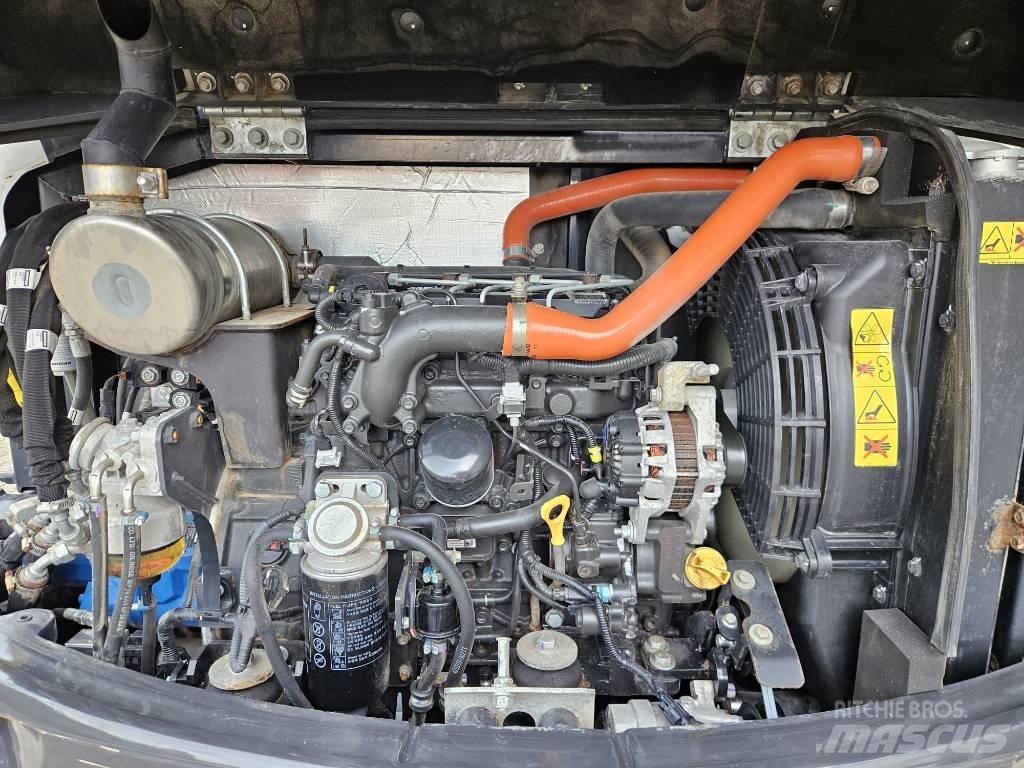 Bobcat E57W Ekskavatori uz riteņiem
