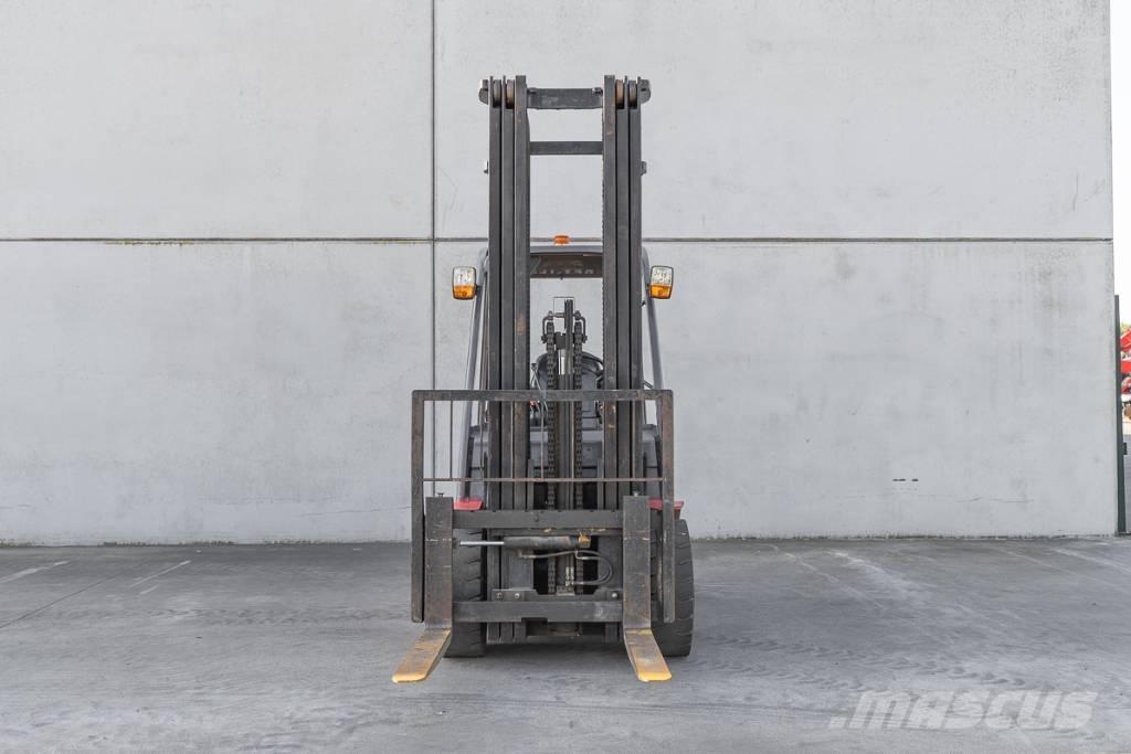 Manitou MI 35 D Tehnika ar dīzeļa dzinēju