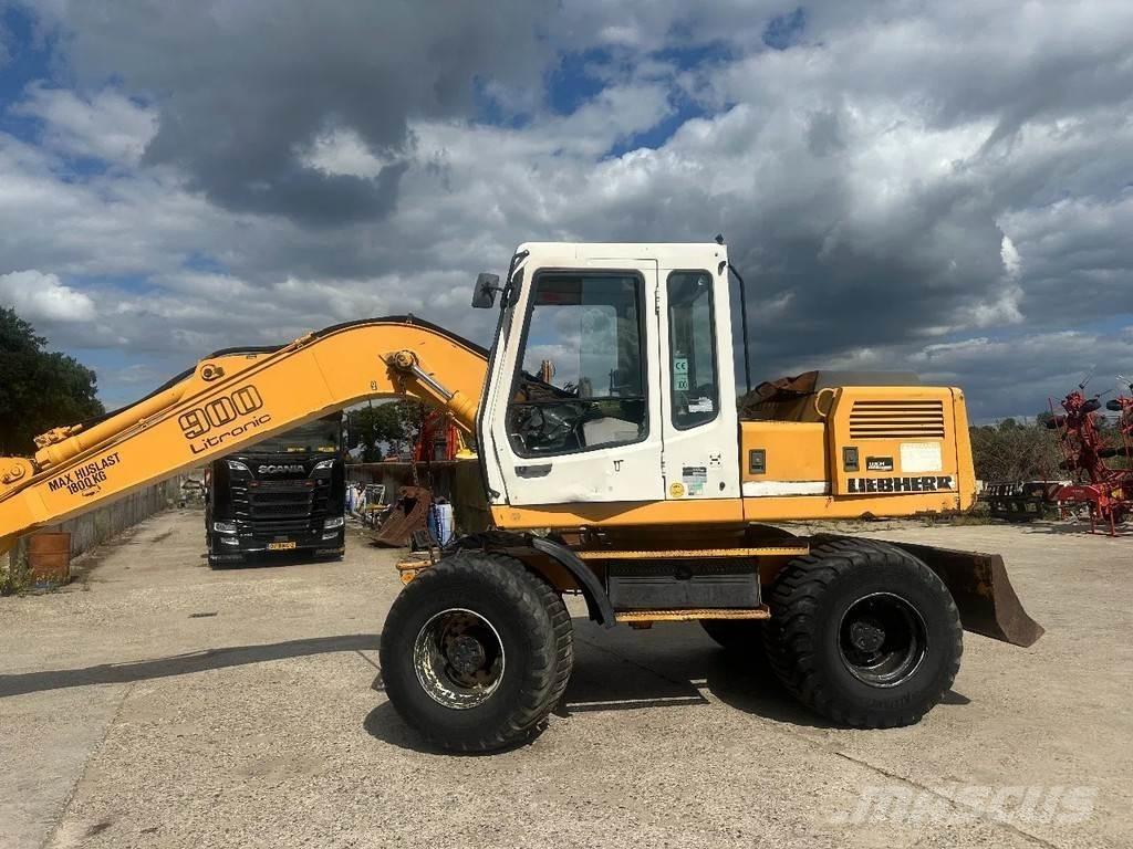 Liebherr A900 Ekskavatori uz riteņiem